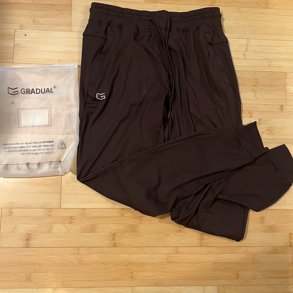 G Gradual NWT Brown Sweatpants Small with Elastic Cuffs and Tapered Fit